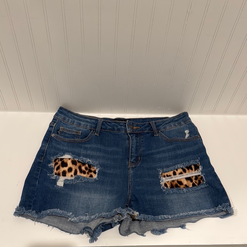 Judy blue Denim Leopard Patch Women's Shorts